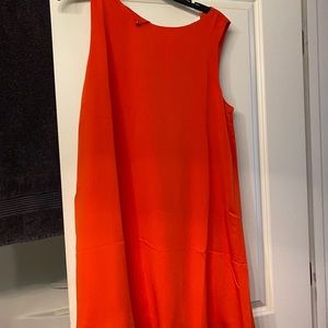 Sleeveless dress, tunic style
